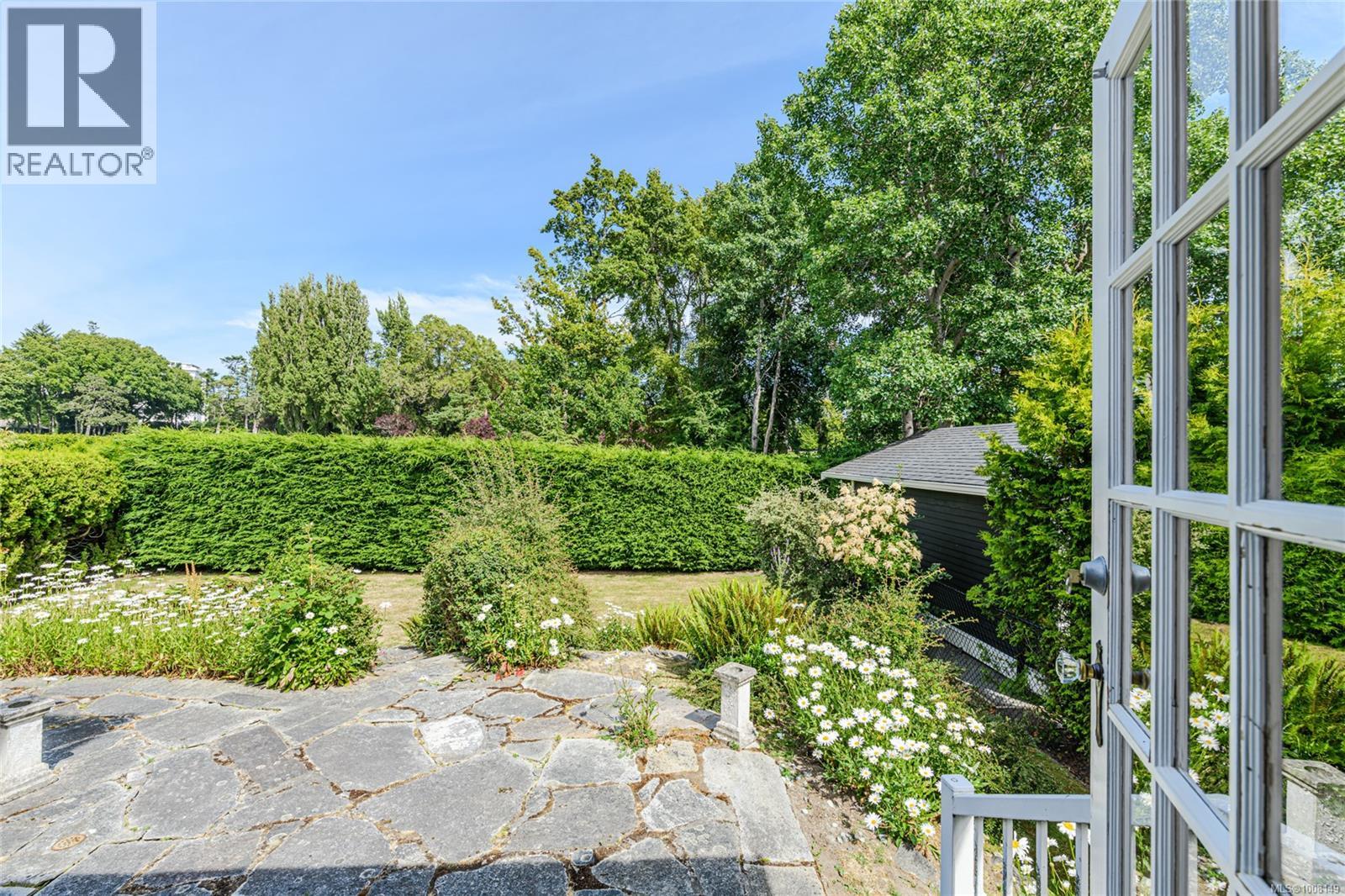 Photo 32 of 787 Newport Ave, Oak Bay BC