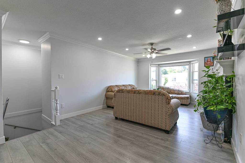 Photo 3 of 31858 Mayne Avenue, Abbotsford BC