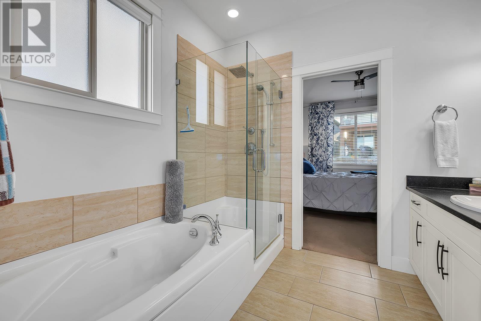  1605 Marina Way, West Kelowna