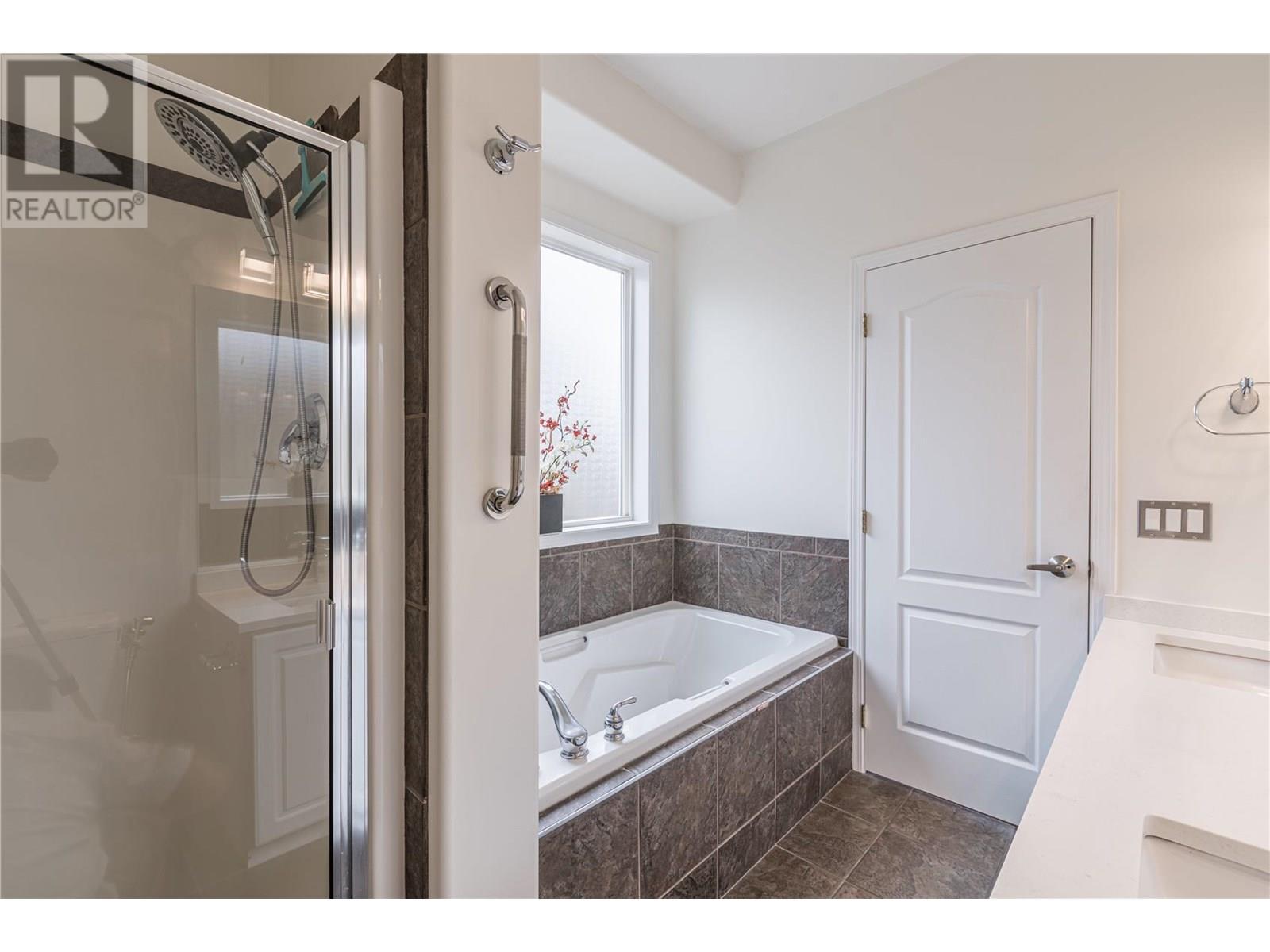 3276 MERLOT COURT - Image 28