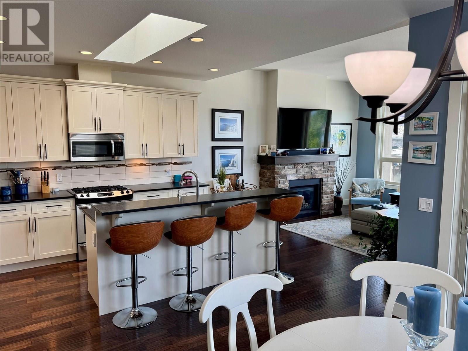  1605 Marina Way, West Kelowna