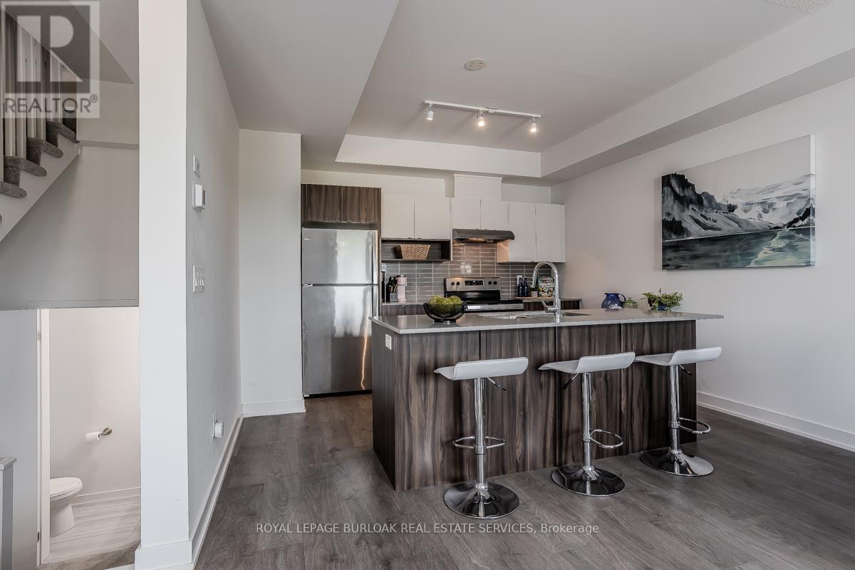 Photo 9 of 28 1121 Cooke Boulevard, Burlington ON