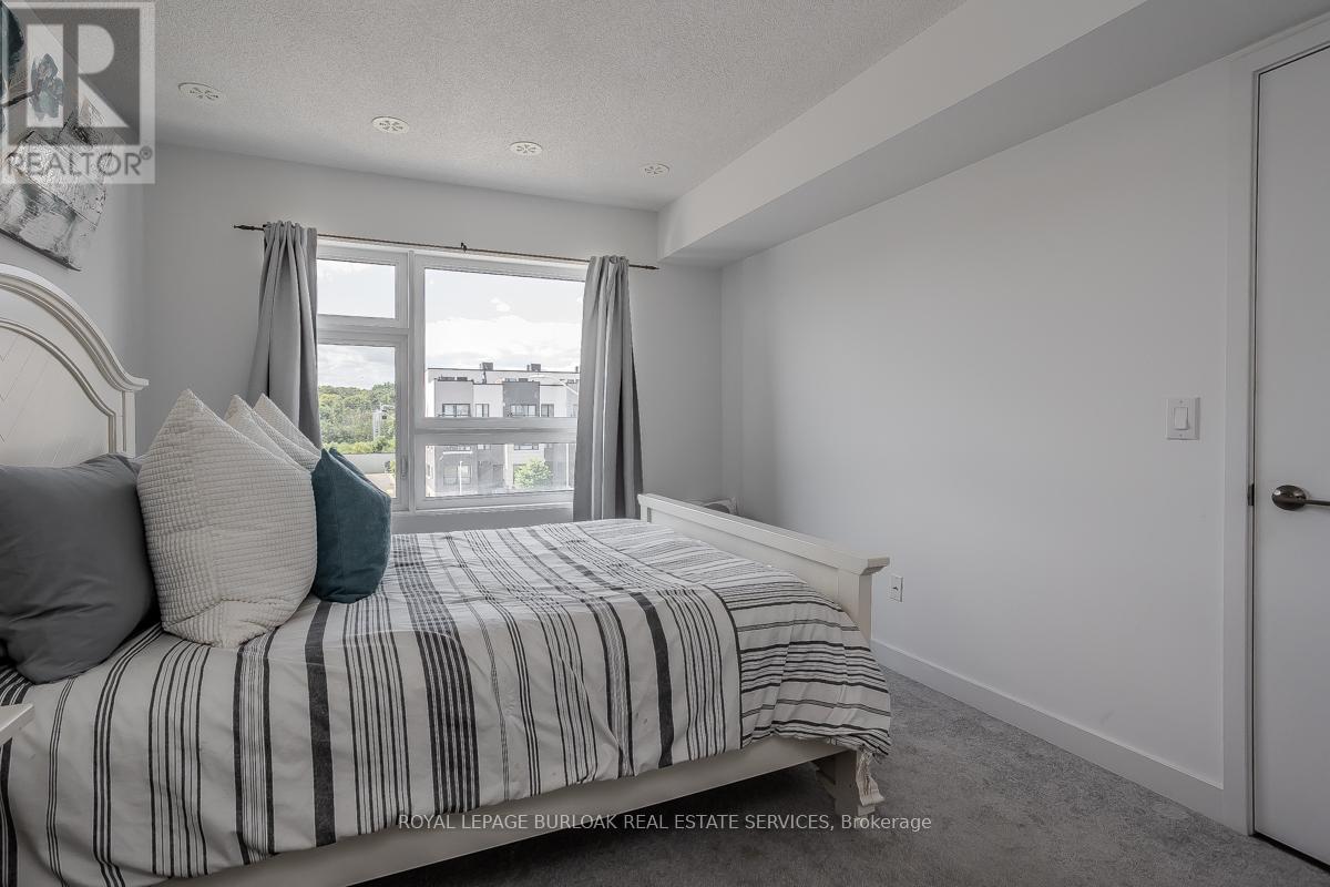 Photo 15 of 28 1121 Cooke Boulevard, Burlington ON