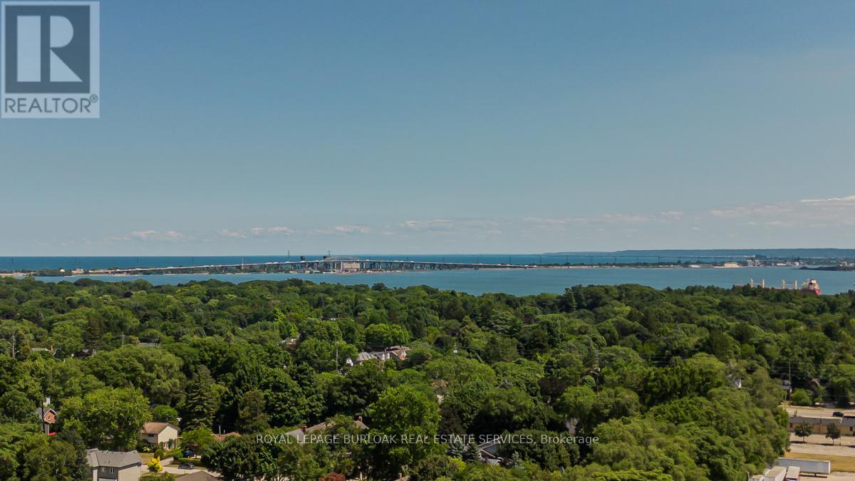 Photo 5 of 28 1121 Cooke Boulevard, Burlington ON