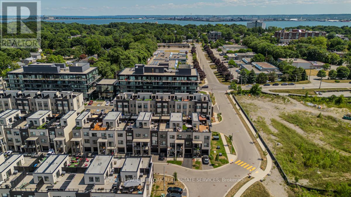 Photo 11 of 28 1121 Cooke Boulevard, Burlington ON