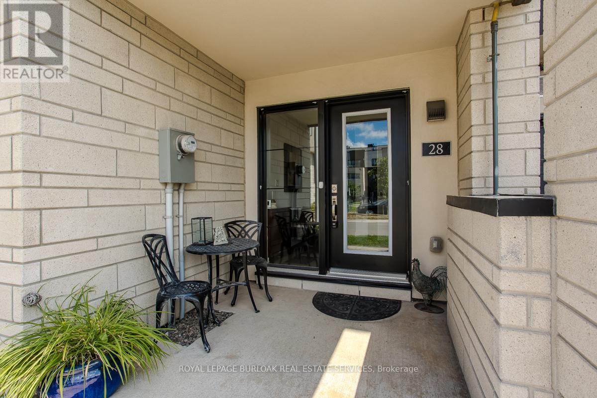 Photo 8 of 28 1121 Cooke Boulevard, Burlington ON