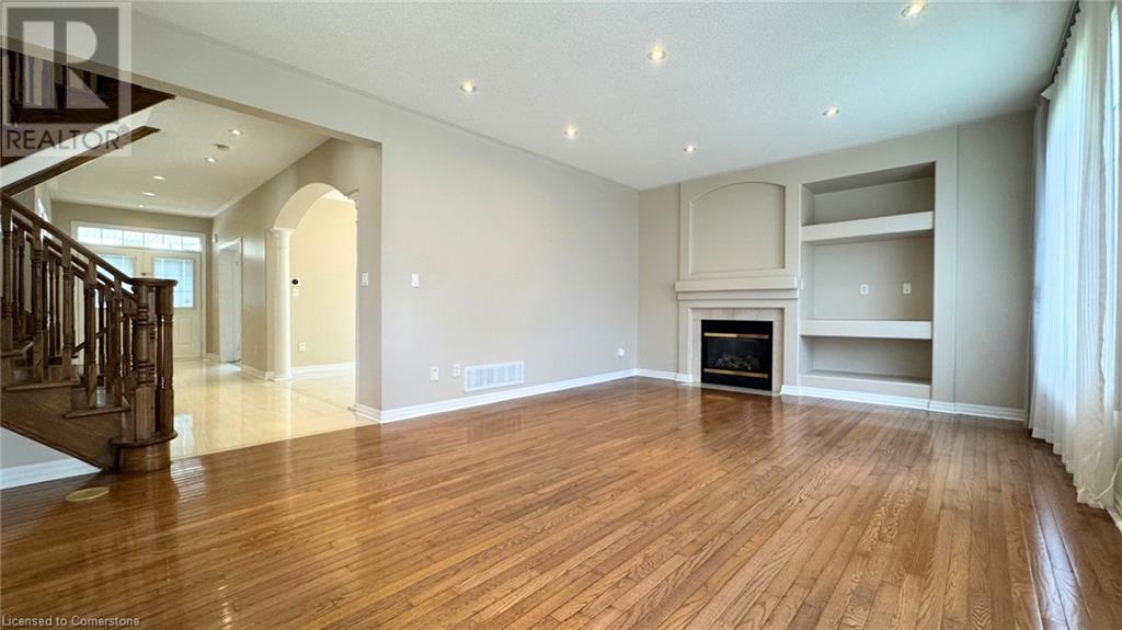 Photo 14 of 2295 Avalon Drive, Burlington ON