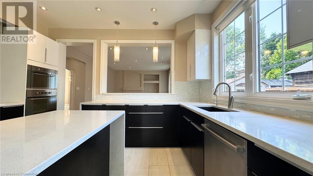 Photo 12 of 2295 Avalon Drive, Burlington ON