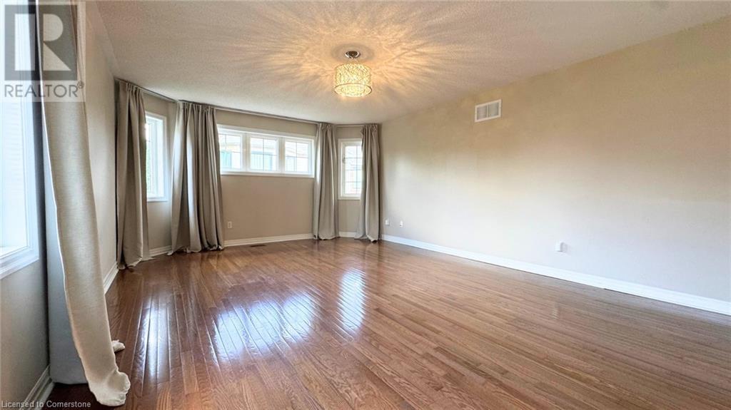Photo 17 of 2295 Avalon Drive, Burlington ON