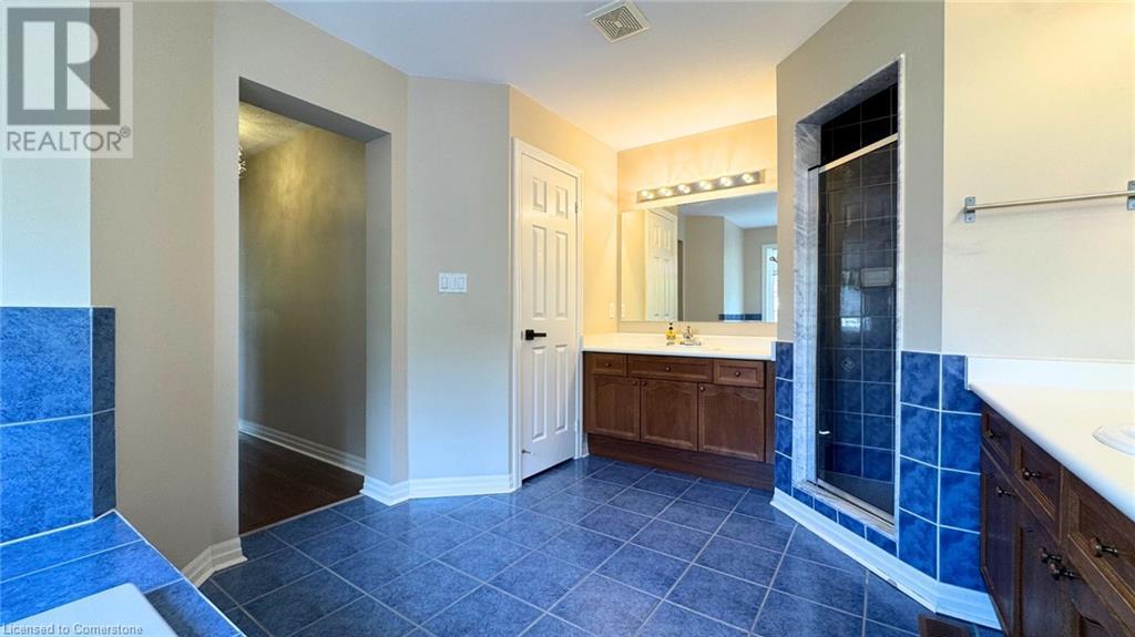 Photo 18 of 2295 Avalon Drive, Burlington ON