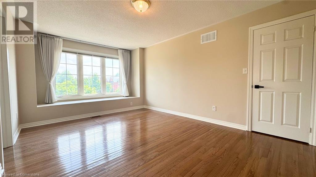 Photo 29 of 2295 Avalon Drive, Burlington ON