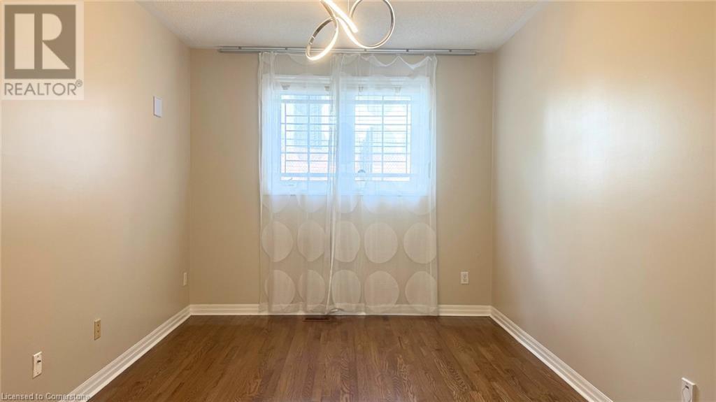 Photo 28 of 2295 Avalon Drive, Burlington ON