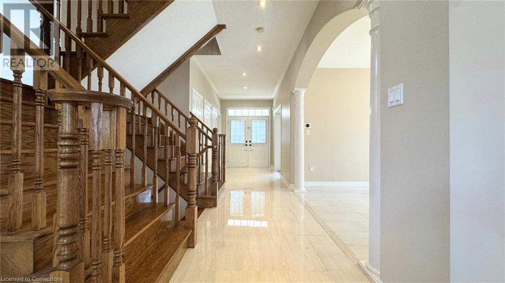 Photo 4 of 2295 Avalon Drive, Burlington ON