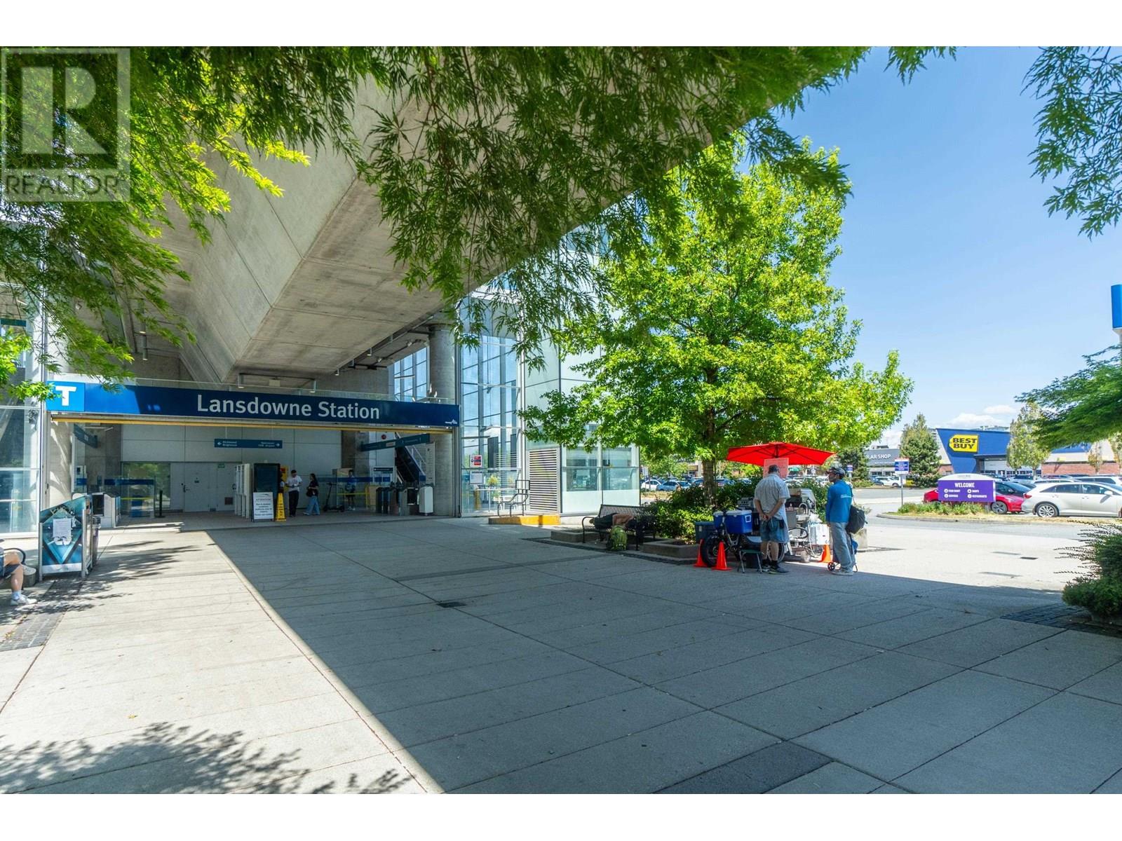 Photo 2 of 1511 5580 No 3 Road, Richmond BC