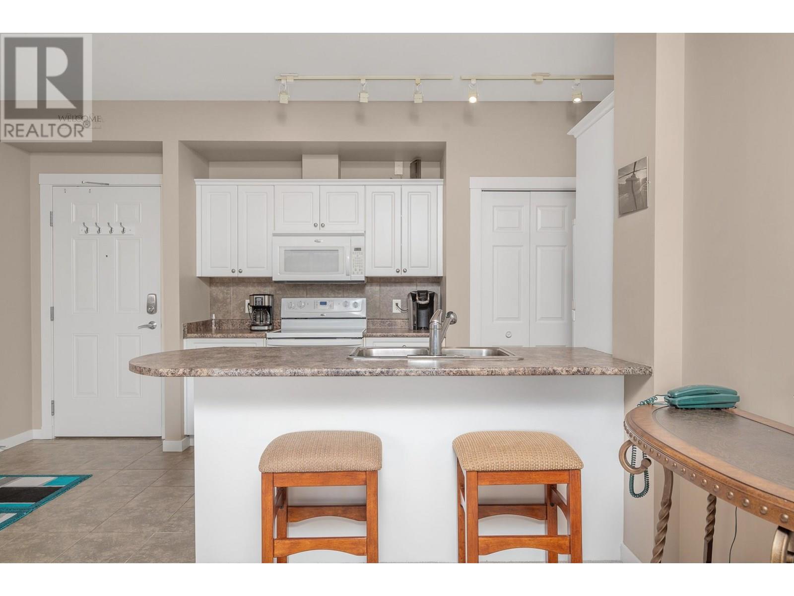 209 3550 Woodsdale Road, Lake Country