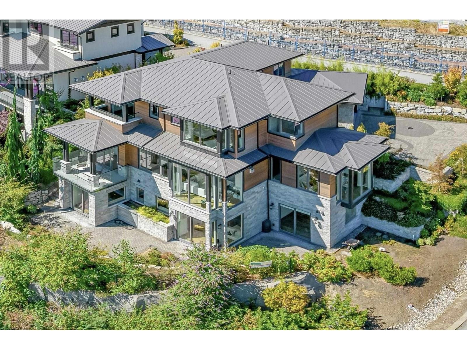 2121 UNION COURT, West Vancouver