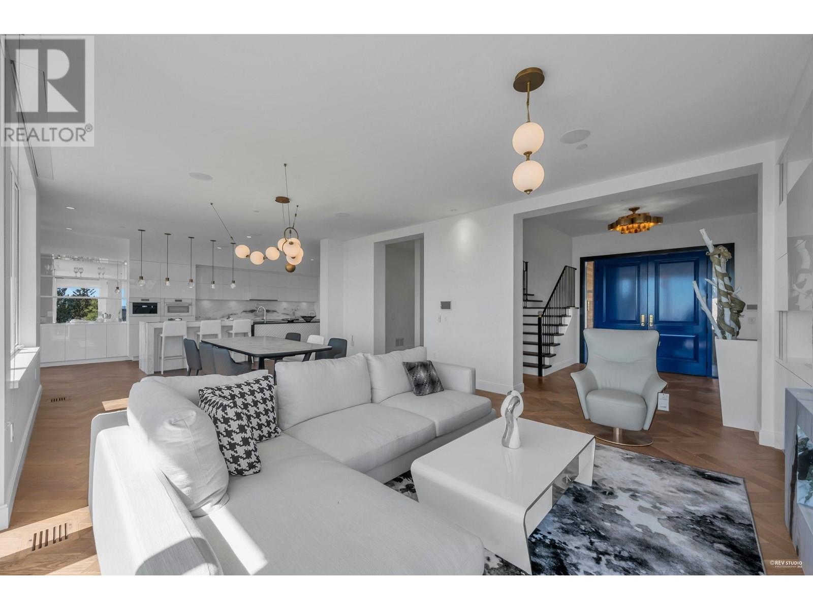 2121 UNION COURT, West Vancouver