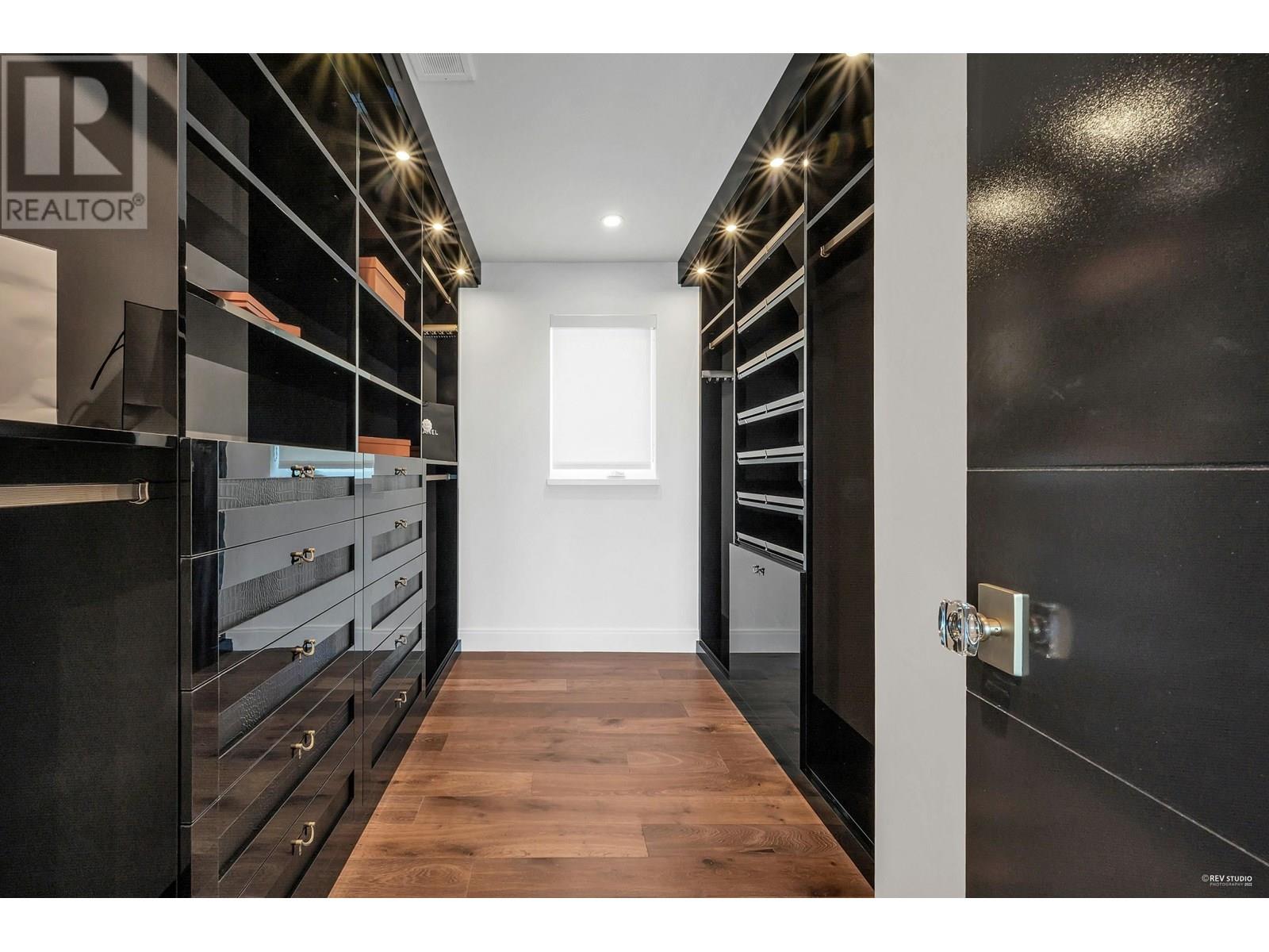2121 UNION COURT, West Vancouver