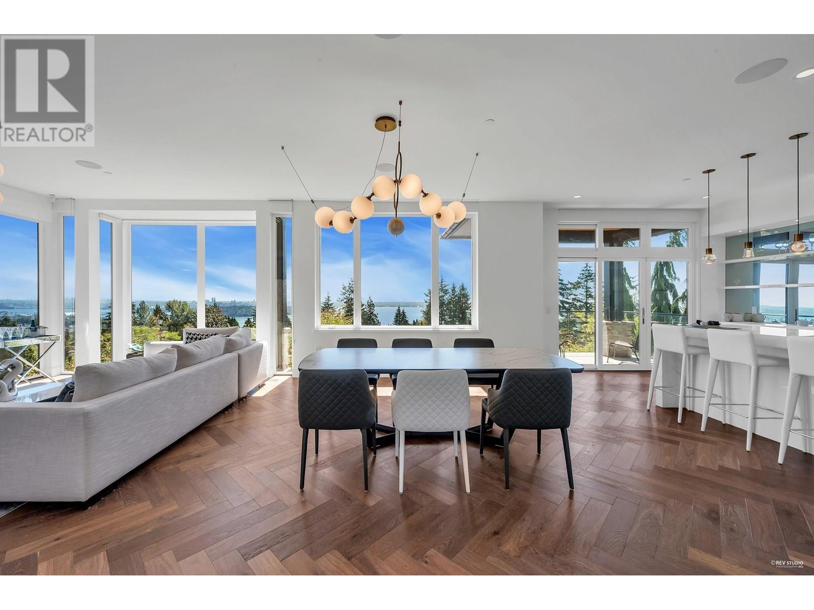 2121 UNION COURT, West Vancouver