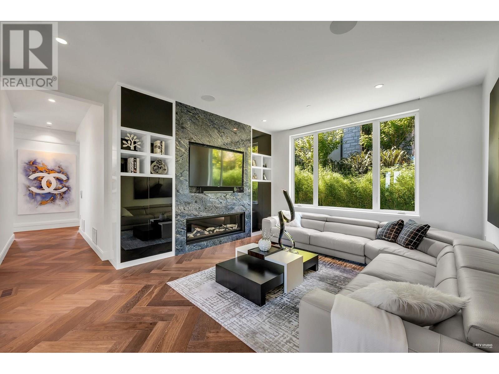 2121 UNION COURT, West Vancouver