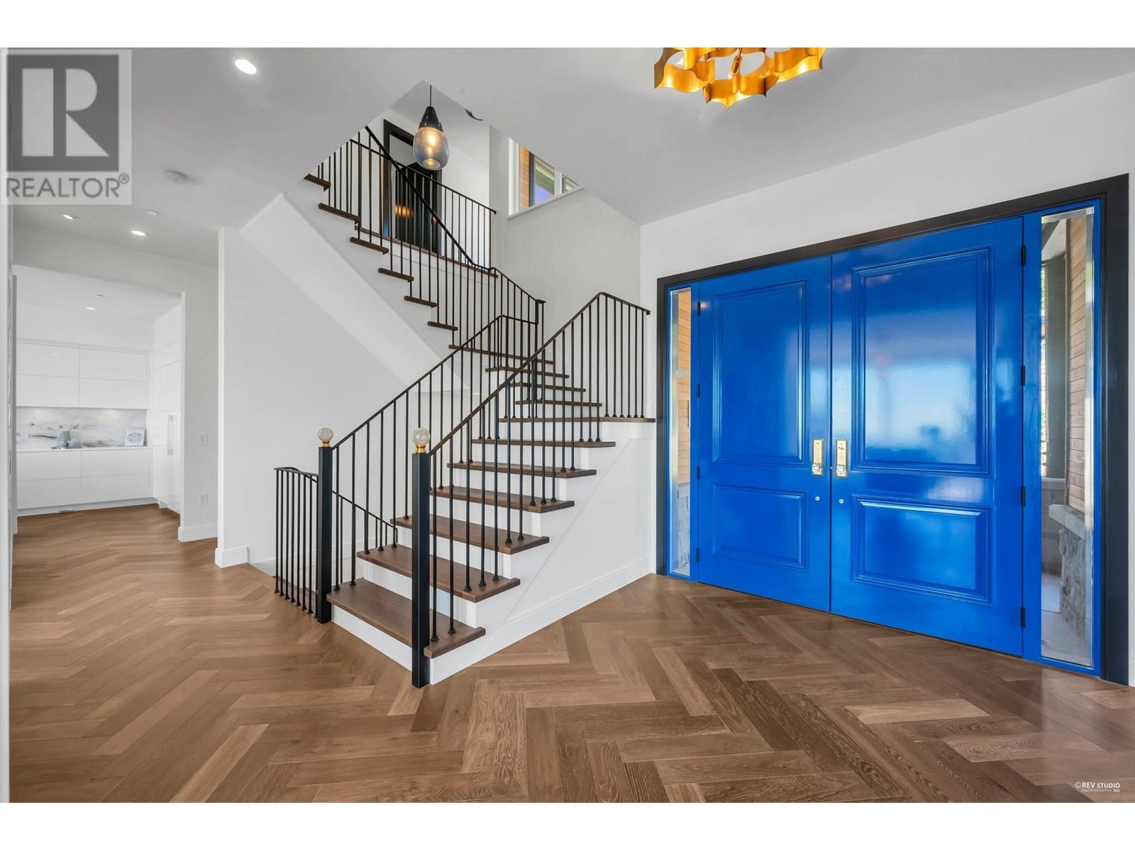 2121 UNION COURT, West Vancouver