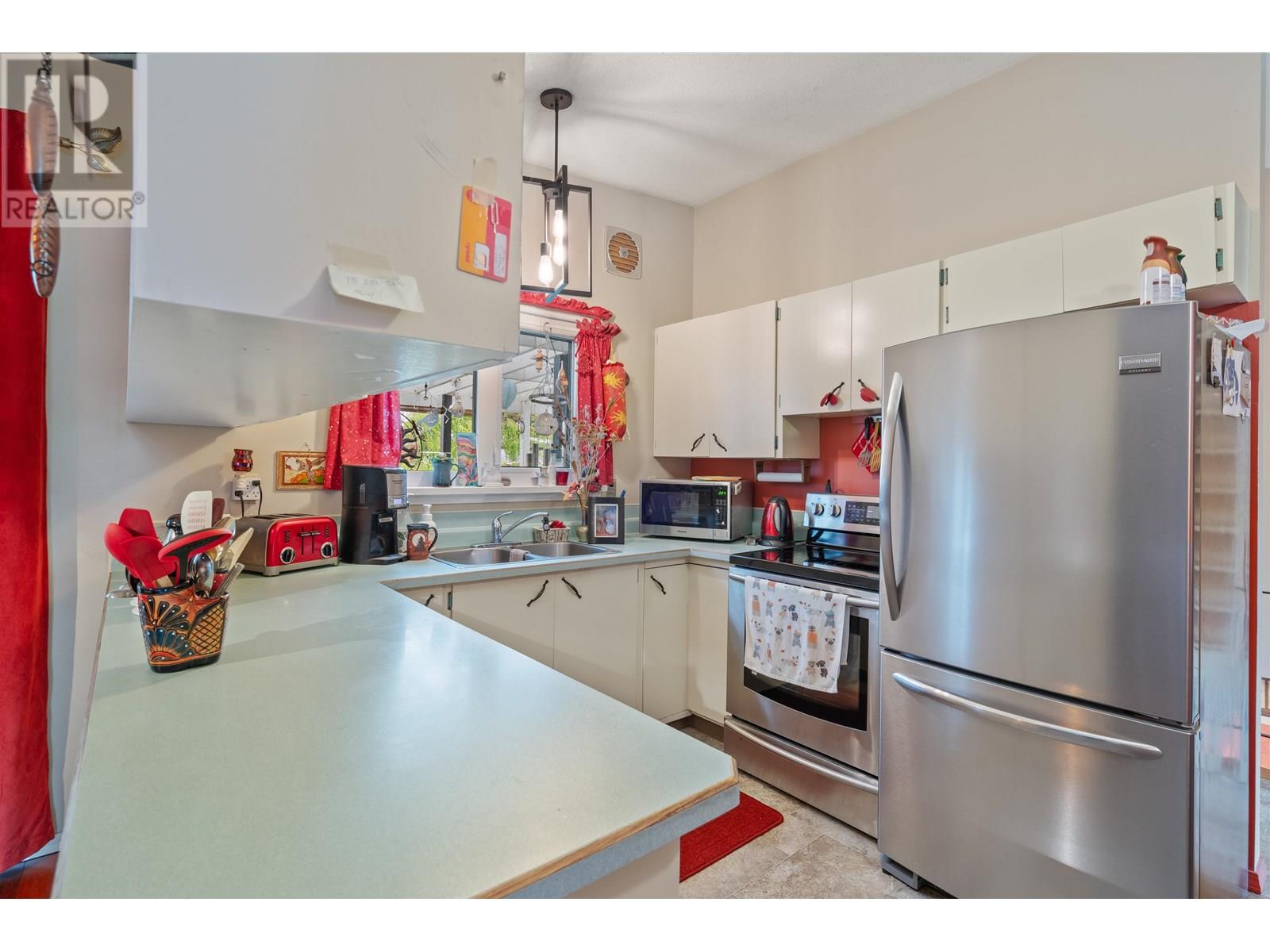 Photo 3 of 177 N Ogilvie Street, Prince George BC