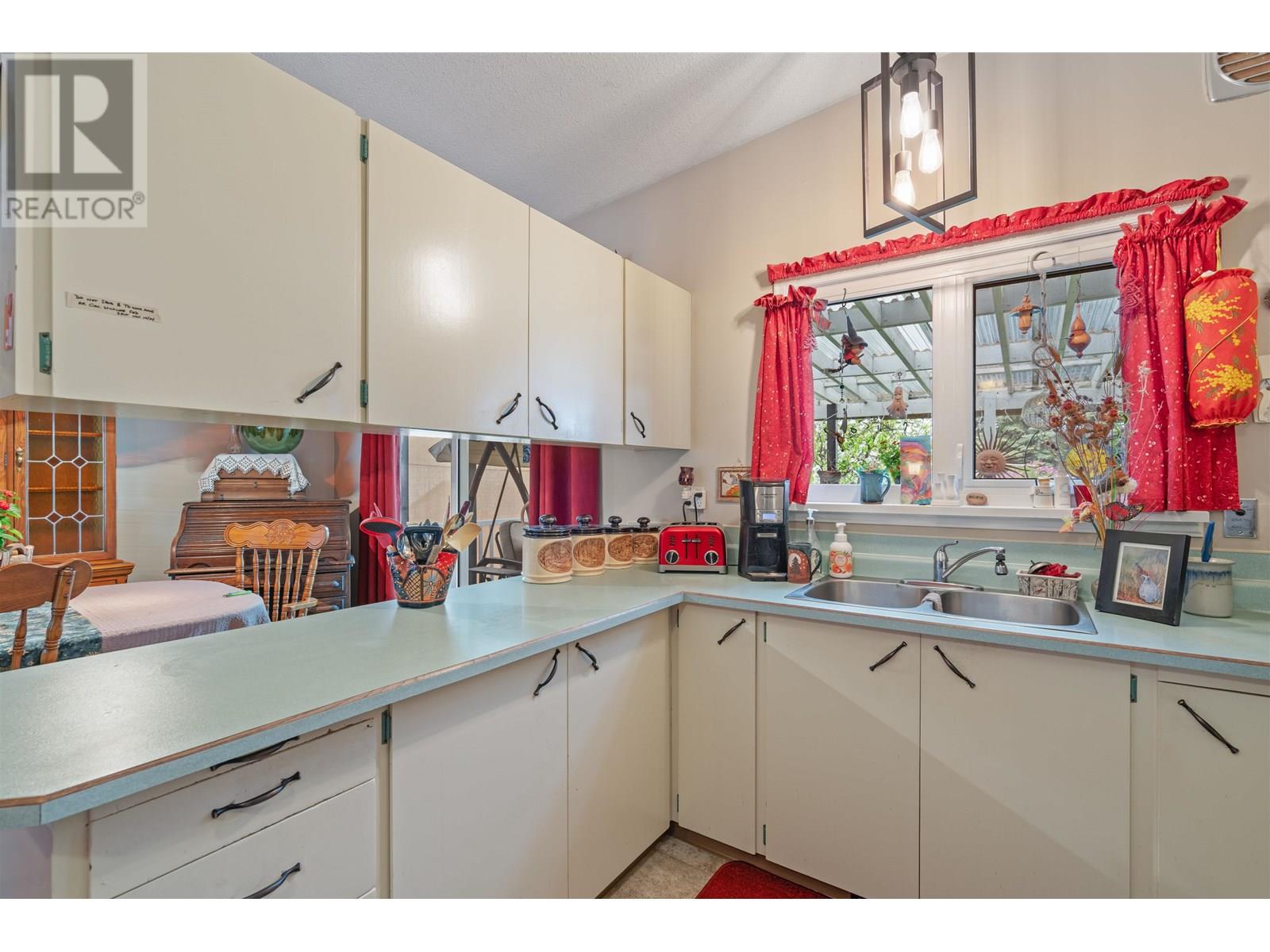 Photo 5 of 177 N Ogilvie Street, Prince George BC