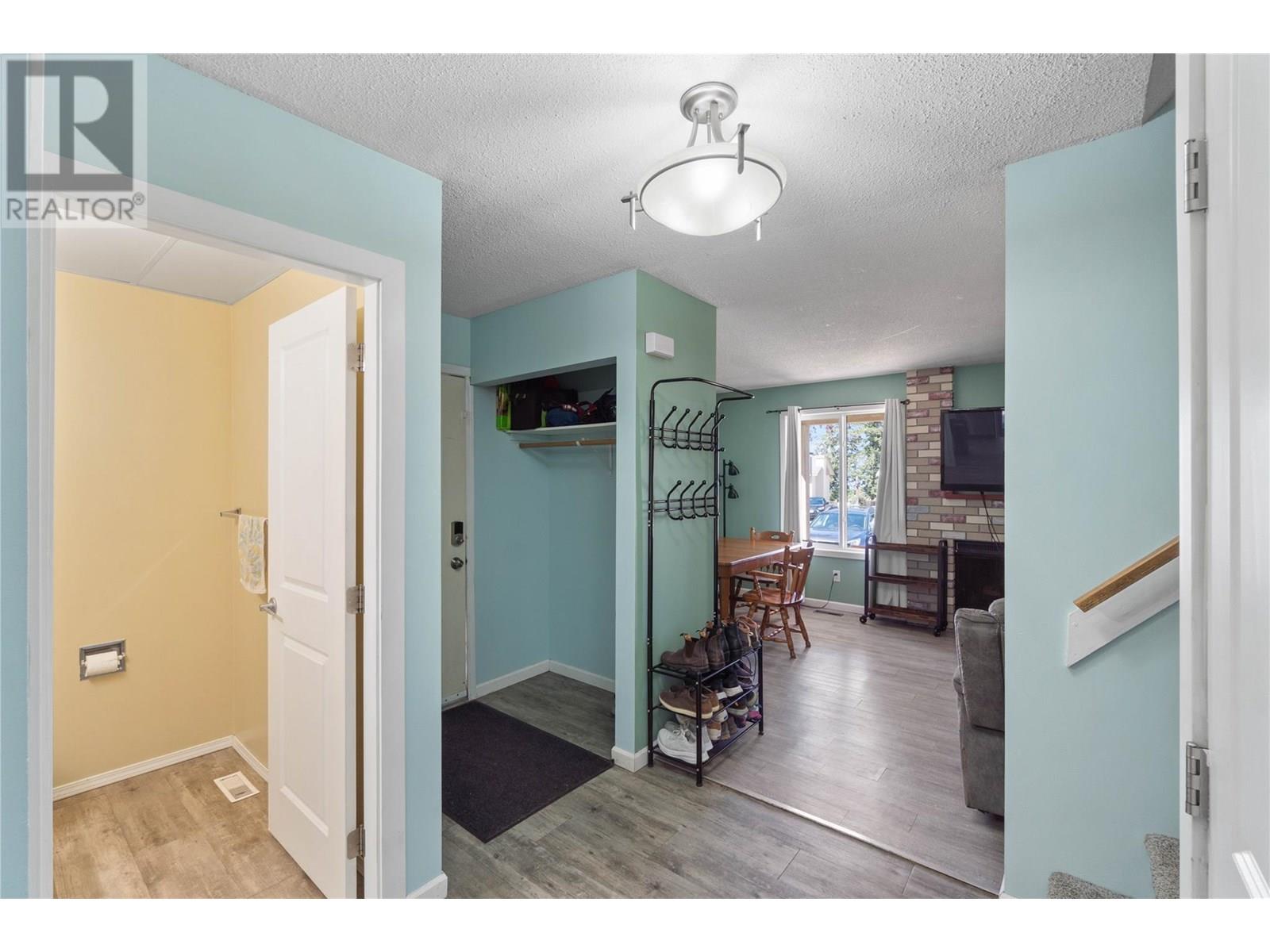 Photo 7 of 265 Hollyburn Drive, Kamloops BC