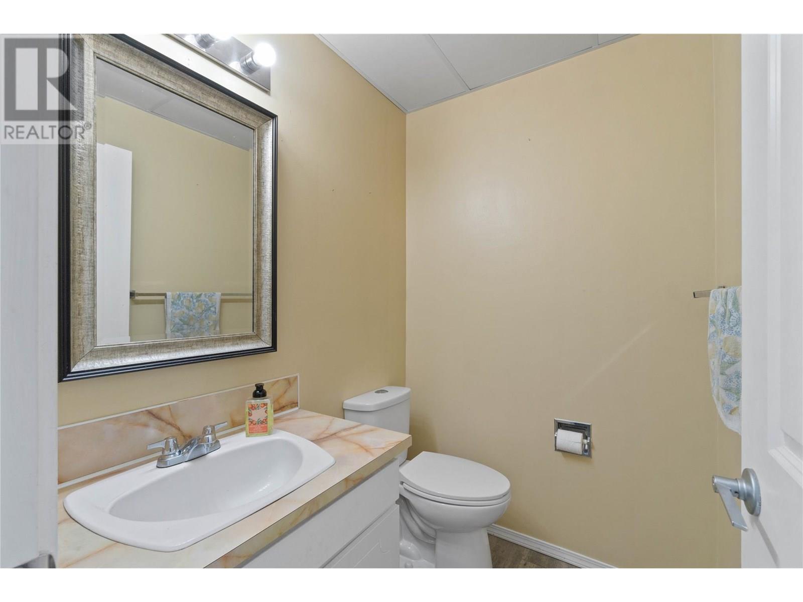 Photo 8 of 265 Hollyburn Drive, Kamloops BC