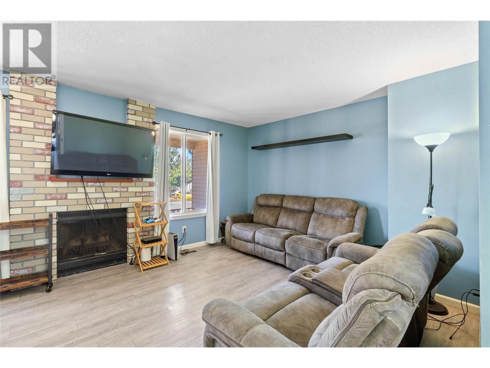 Photo 11 of 265 Hollyburn Drive, Kamloops BC