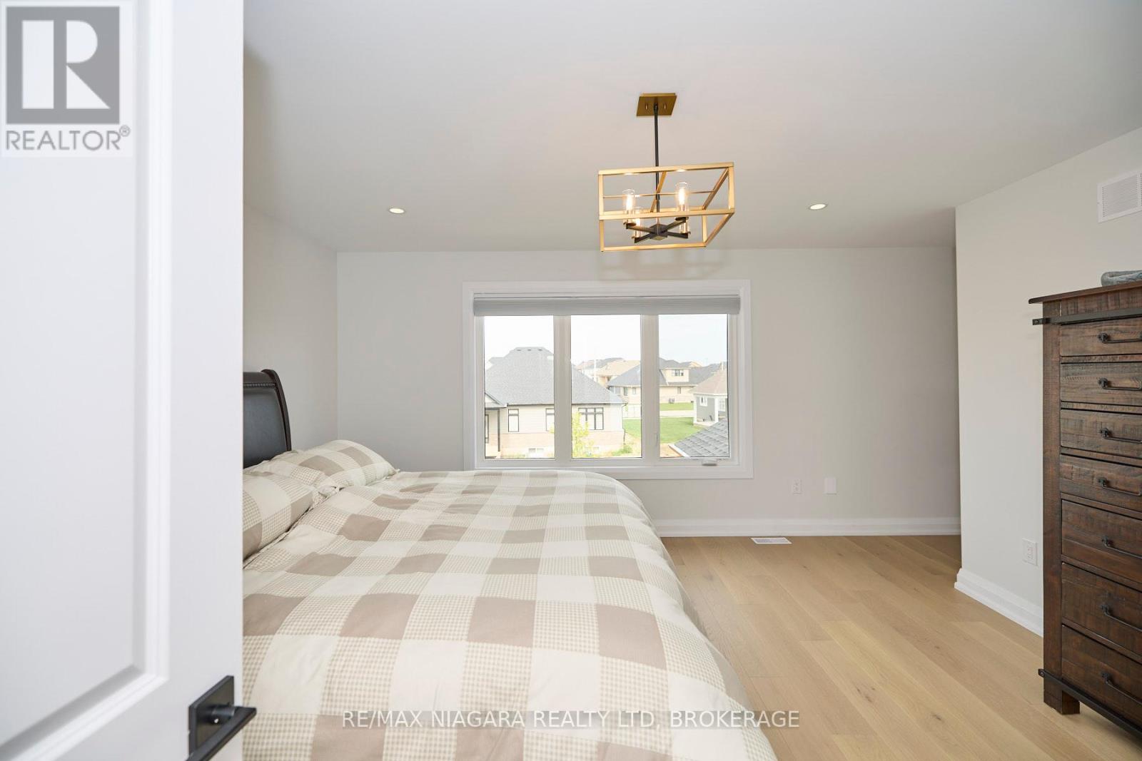 Photo 25 of 3609 Canfield Crescent, Fort Erie ON