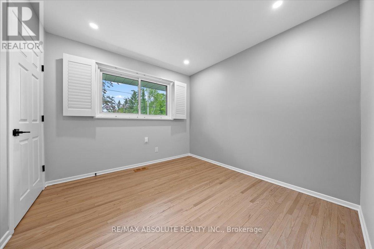 Photo 12 of 36 Beverly Street, Ottawa ON