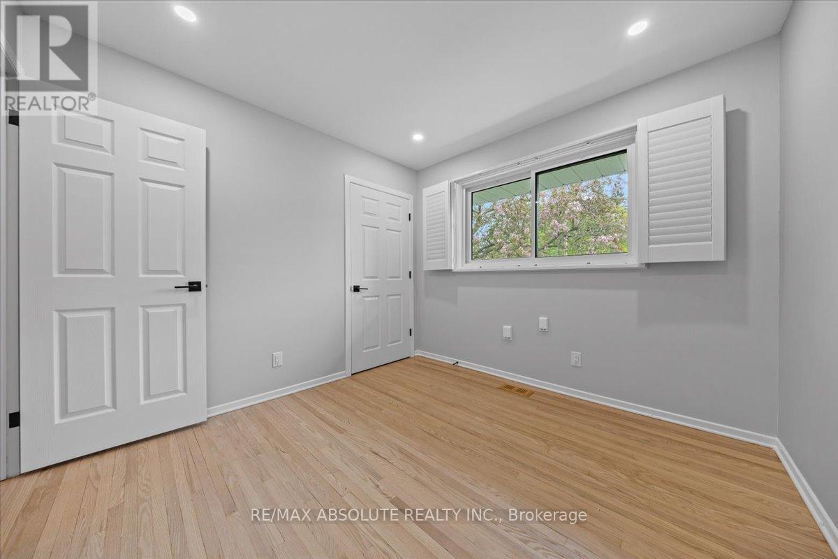Photo 24 of 36 Beverly Street, Ottawa ON