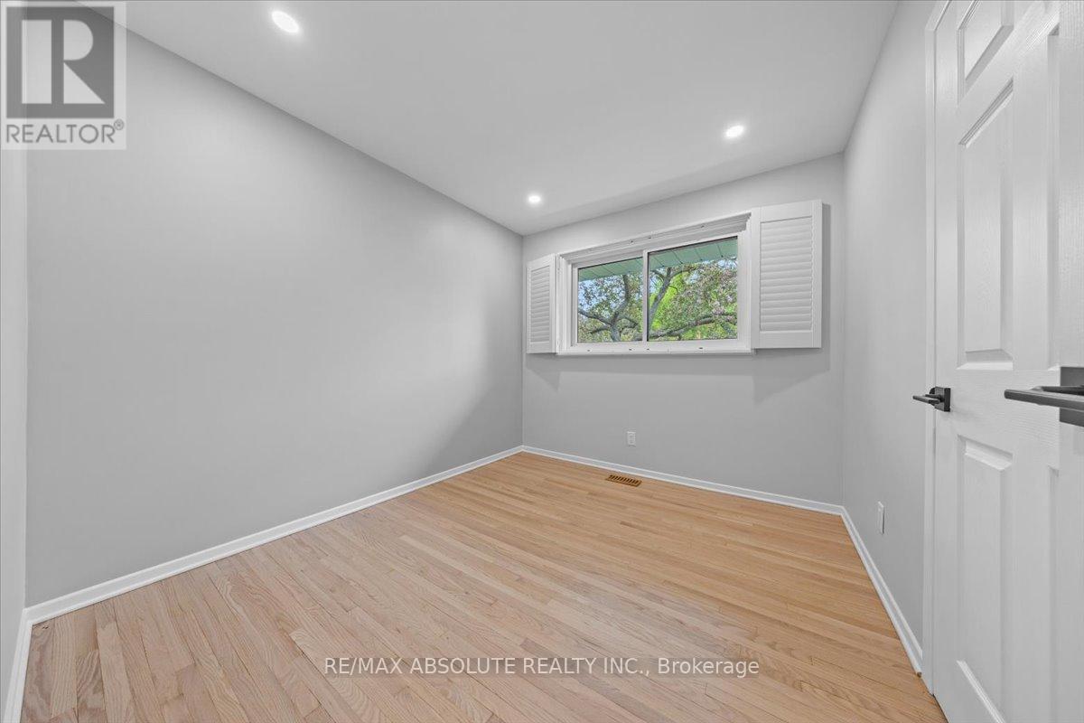 Photo 20 of 36 Beverly Street, Ottawa ON