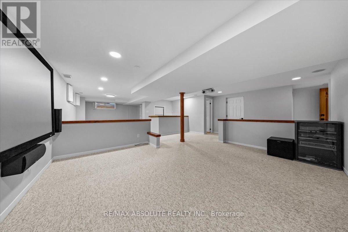 Photo 2 of 36 Beverly Street, Ottawa ON