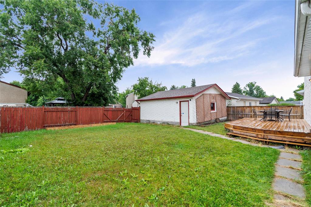 Photo 35 of 1203 Chancellor Drive, Winnipeg MB