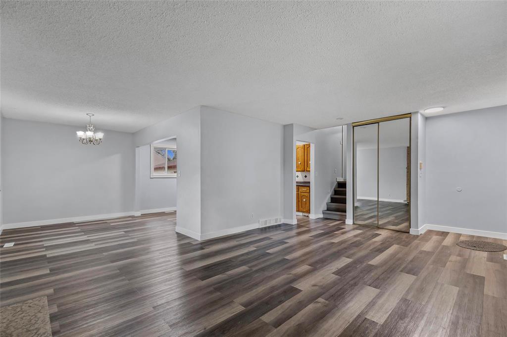 Photo 7 of 1203 Chancellor Drive, Winnipeg MB