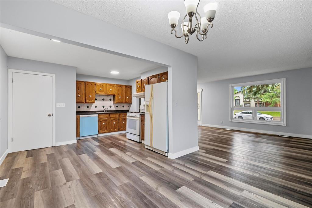 Photo 8 of 1203 Chancellor Drive, Winnipeg MB