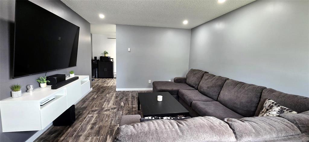 Photo 3 of 319 Netley Avenue, Selkirk MB