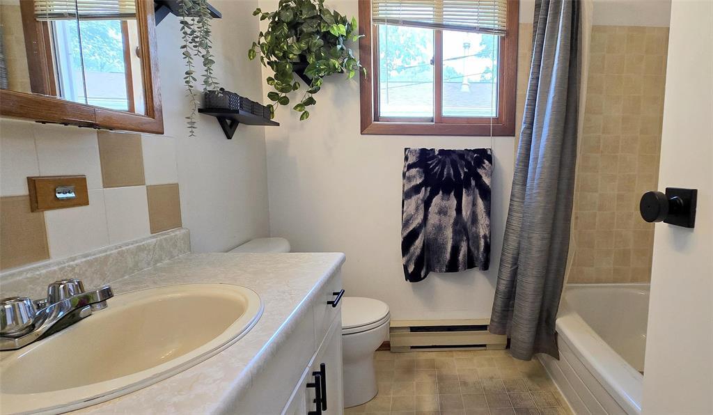 Photo 6 of 319 Netley Avenue, Selkirk MB