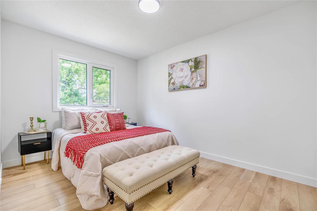 Photo 16 of 152 Larche Avenue W, Winnipeg MB