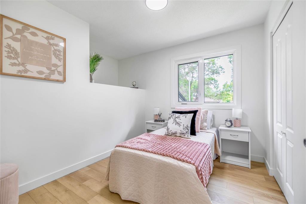 Photo 18 of 152 Larche Avenue W, Winnipeg MB