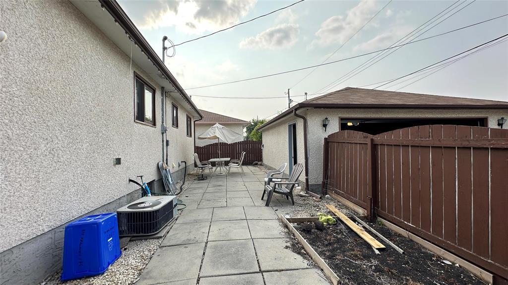 Photo 36 of 2061 Manitoba Avenue, Winnipeg MB