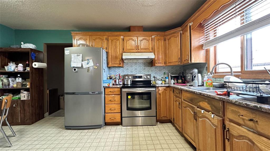 Photo 15 of 2061 Manitoba Avenue, Winnipeg MB
