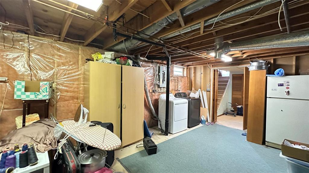 Photo 34 of 2061 Manitoba Avenue, Winnipeg MB