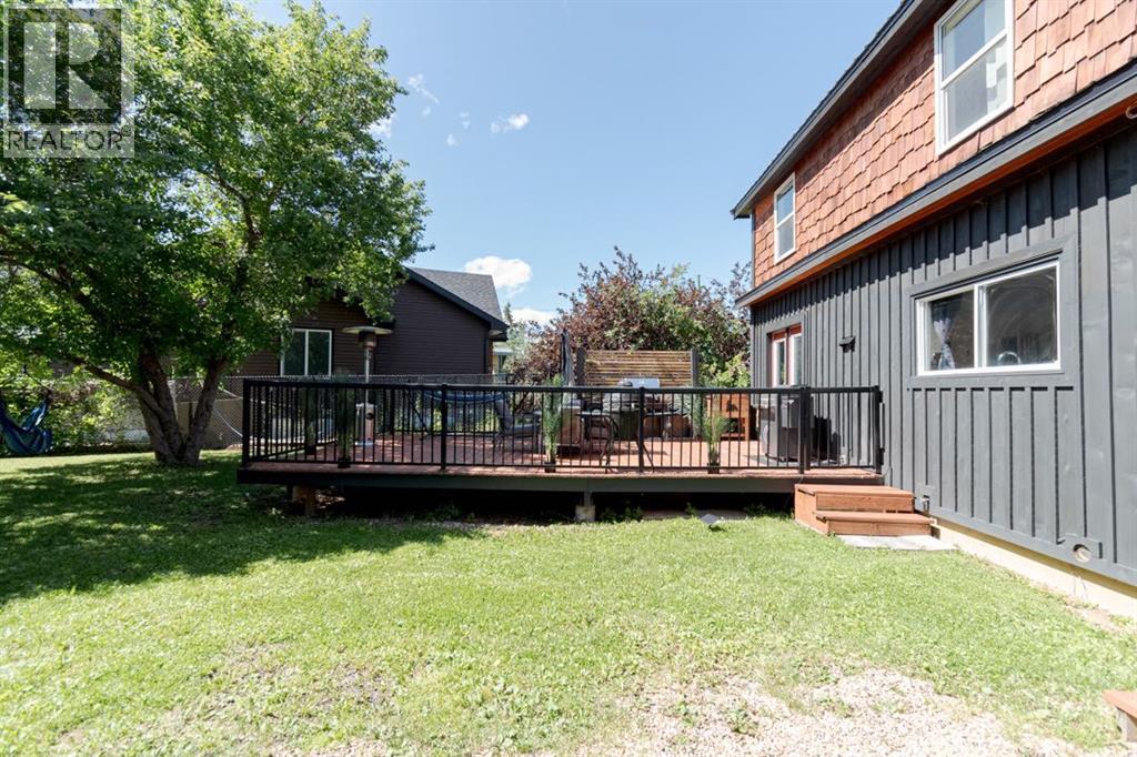 Photo 40 of 49 Poplar Crescent, Gregoire Lake Estates AB
