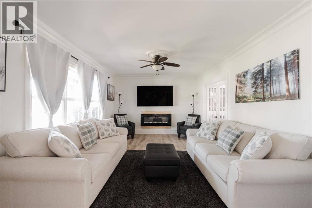 Photo 7 of 49 Poplar Crescent, Gregoire Lake Estates AB