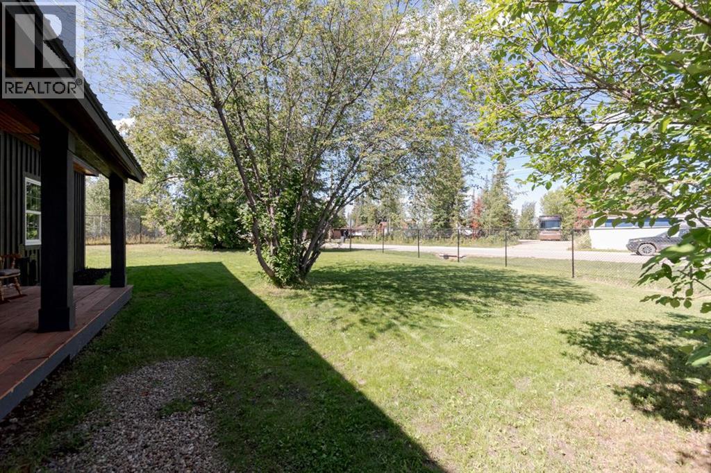 Photo 48 of 49 Poplar Crescent, Gregoire Lake Estates AB