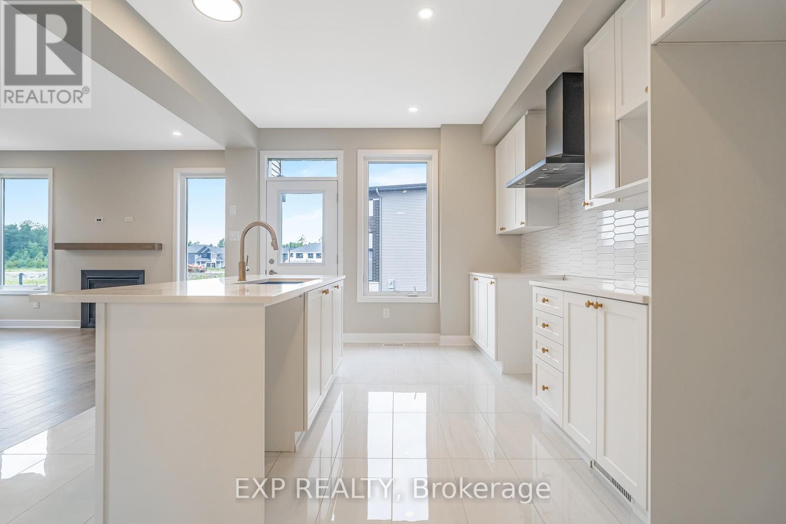 Photo 1 of 600 Paakanaak Avenue, Ottawa ON