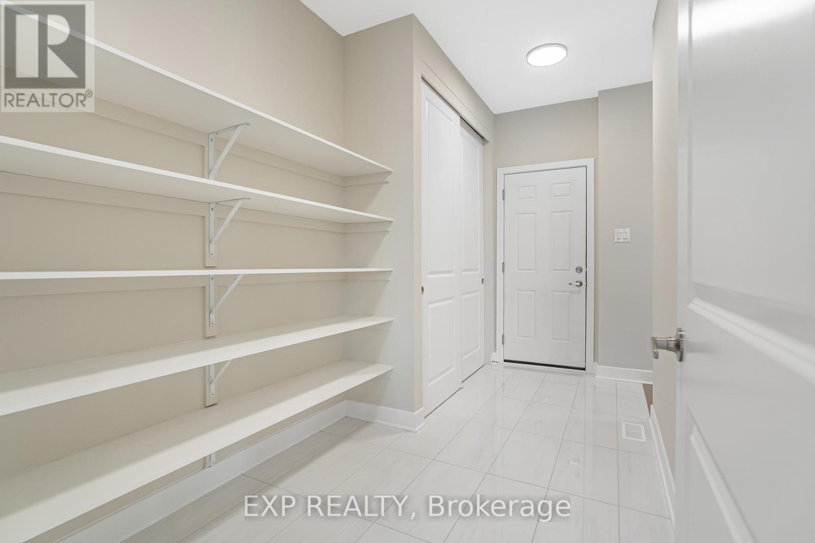 Photo 19 of 600 Paakanaak Avenue, Ottawa ON